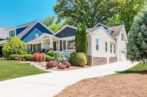 1460 Grant Dr, Atlanta, GA 30319-3528