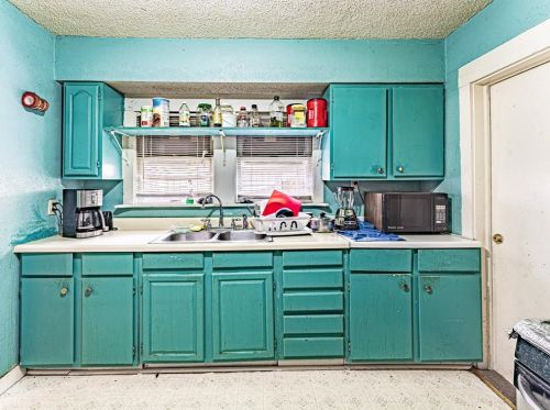 2542 Grafton Ave, Dallas TX  75211-5423 exterior