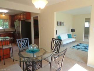 909 Archery Dr, Chesapeake, VA 23323-2503