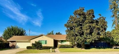 1042 Walnut St, Valley Home, CA 95361-2823