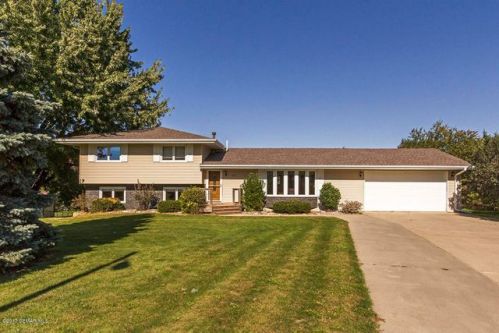 932 Rolling Heights Ct, Byron, MN 55920-1484