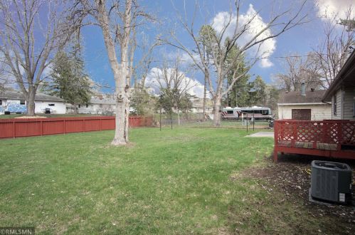 201 County Road F, Saint Paul MN  55127-6106 exterior