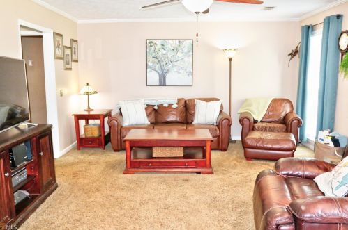 95 Clearwater Dr, Lagrange, GA 30241-1556