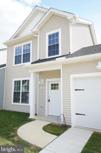 12 Parkview Dr, Carlisle, PA 17013-2208