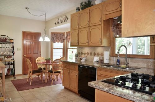 60 Brooks Dr, Stockbridge GA  30281-1855 exterior