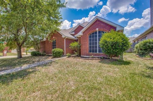 4628 Mustang Dr, Fort Worth, TX 76137-5638