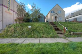 2718 Walnut St, Everett, WA 98201-3845