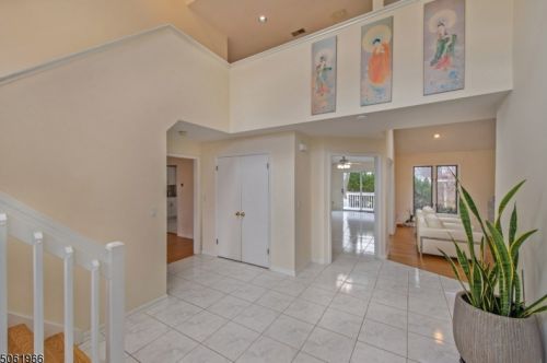 10 Floral Dr, Dover, NJ 07869-2951