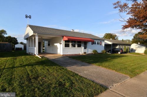 723 Kelly Dr, York, PA 17404-2405