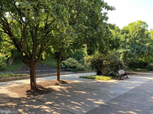 812 Front St, Philadelphia PA 19106-3019 exterior