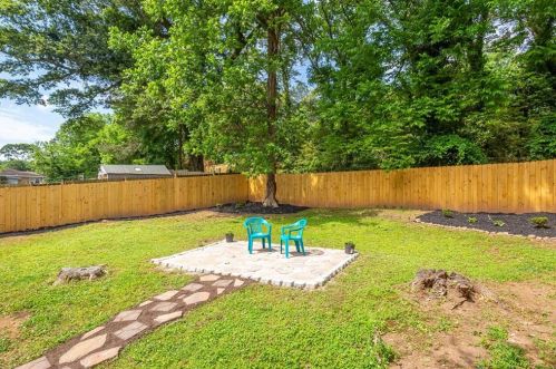 136 Burbank Dr, Atlanta GA  30314-2521 exterior