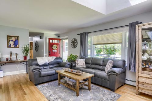 15 Franconia Dr, Nashua, NH 03063-2145