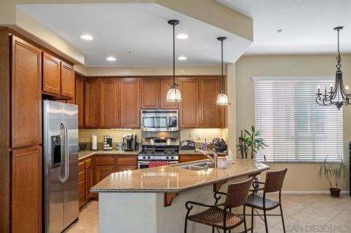 692 Hatfield Dr, San Marcos, CA 92078-7339