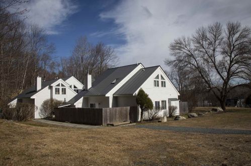 14 Marsten Ln, Enfield, NH 03748-4143
