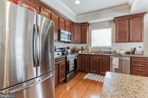 6318 Linden St, Shady Side MD  20764-2910 exterior