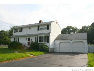 6 Innsbruck St, Milford, CT 06461-2338