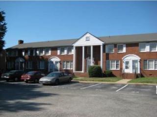 2220 Chalfont Dr, Richmond VA  23224-6362 exterior