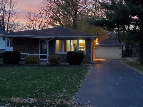 13602 Lawler Ave, Crestwood, IL 60445-1714