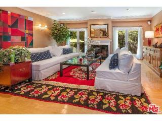 1910 Manning Ave, Los Angeles, CA 90025-4879