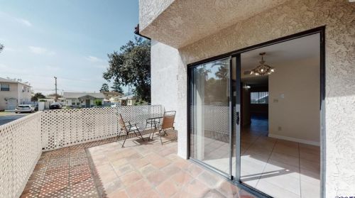 625 California Ave, Glendale CA  91203-1573 exterior