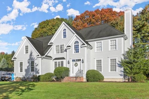 523 Flax Hill Rd, Norwalk, CT 06854-2311