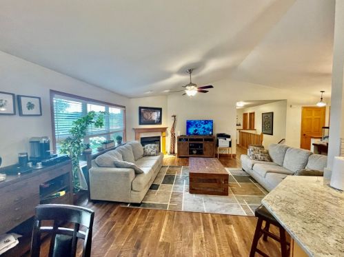 1172 Arneita St, Sycamore, IL 60178-1125