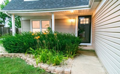 103 Filbert Dr, Streamwood, IL 60107-2235