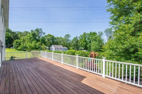 69 Lawrence Rd, Dover NJ  07869-3100 exterior