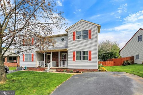 10 Pinewood Cir, Hanover, PA 17331-9392
