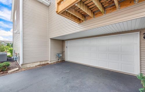 1252 Alta Vista Dr, Pingree Grove IL  60140-2057 exterior