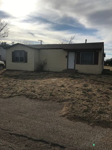 203 Avenue D, Abernathy, TX 79311-4211