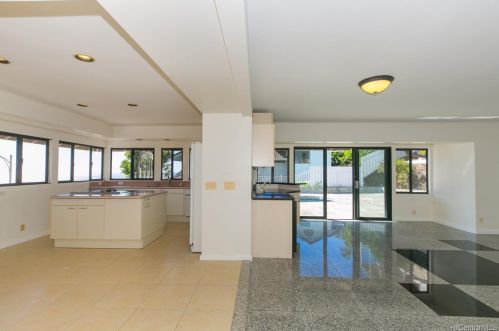 1629 Ihiloa Loop, Honolulu HI  96821-1319 exterior