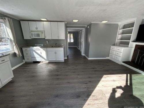 22 Lancaster Dr, Norwalk CT  06850-2318 exterior