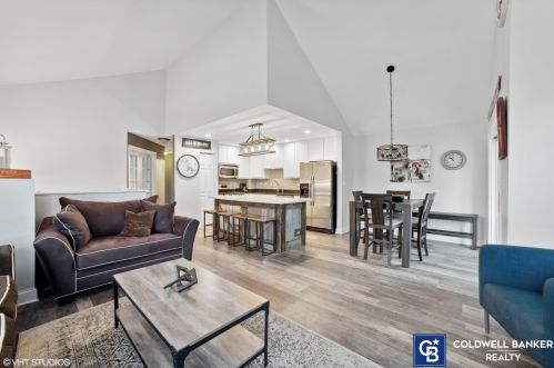 871 Clover Ln, Pingree Grove, IL 60140-9116