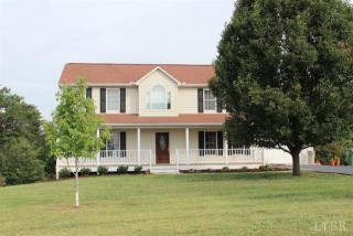 118 Kings Grant Dr, Goode, VA 24556-2580