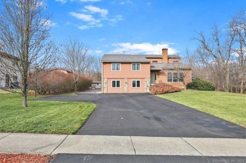 85 Debbie Dr, Wapping, CT 06074-1829