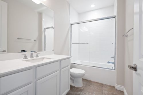 60 Gainsboro, Irvine CA  92620-2187 exterior