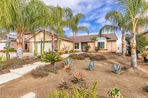 1890 Penasco Grande St, Perris, CA 92570-2595