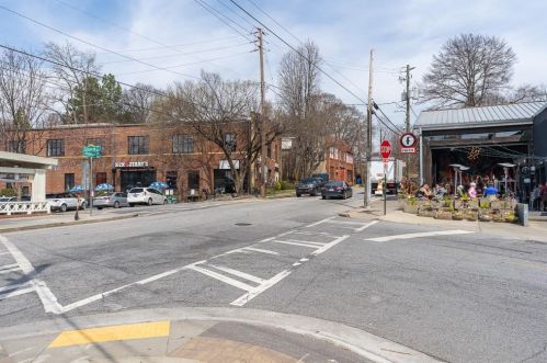 870 Inman Village Pkwy, Atlanta GA  30307-5501 exterior