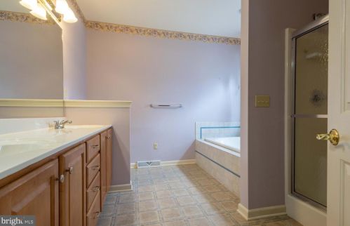 209 Sutherland Rd, Lancaster PA  17603-9053 exterior