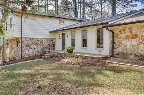 2175 Greencrest Dr, Atlanta GA  30345-2627 exterior