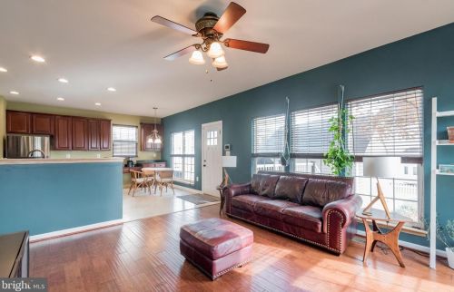 228 Lord Fairfax St, Charles Town WV  25414-2607 exterior