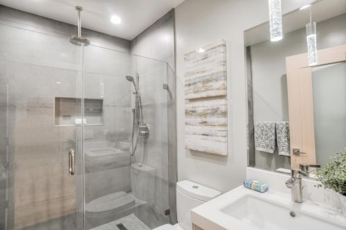 260 Girard St, San Francisco CA 94134-2110 exterior