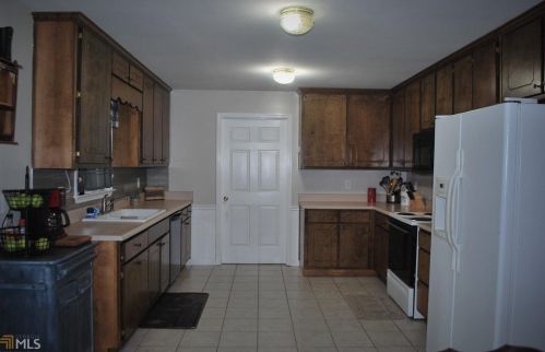 155 Burg Rd, Jenkinsburg, GA 30234-2004