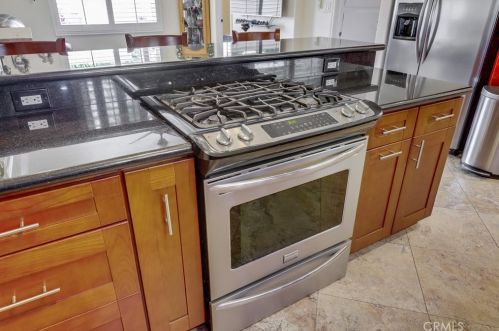 305 Kenmore St, Anaheim CA  92804-2114 exterior