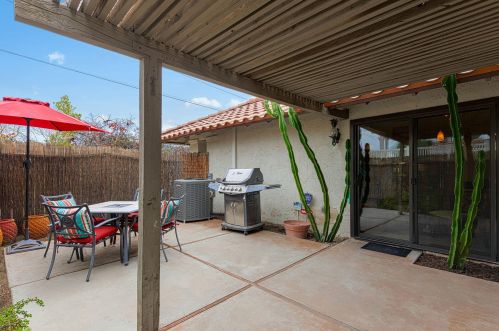 1876 Mira Loma Way, Palm Springs, CA 92262-2973