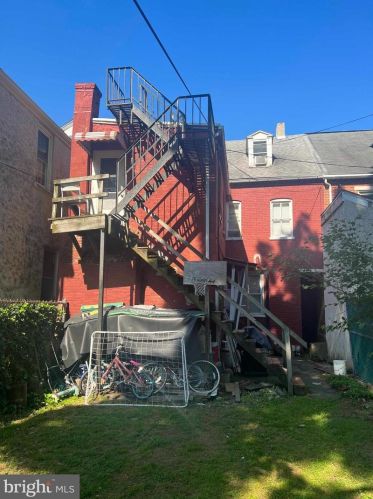 249 Mulberry St, Lancaster PA  17603-3571 exterior