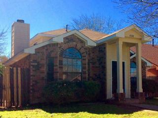 2028 Norcross Dr, Mesquite TX  75149-8636 exterior