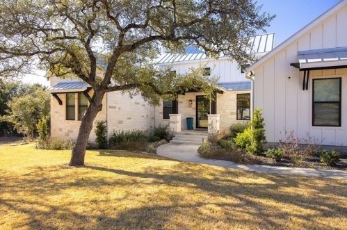 2106 Upper Branch Cv, Mount Sharp, TX 78620-4203