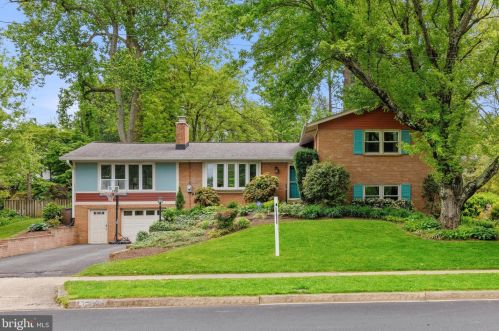 6745 Fern Ln, Annandale, VA 22003-1904